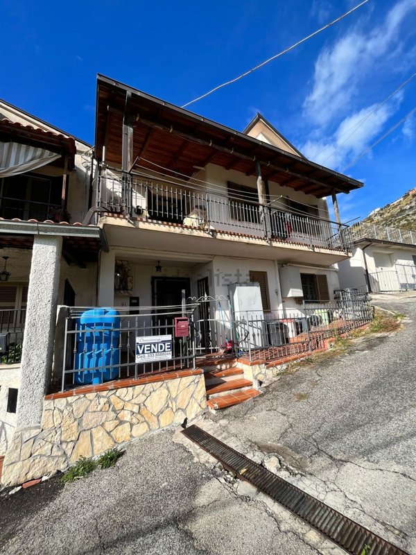 casa indipendente in vendita ad Arce