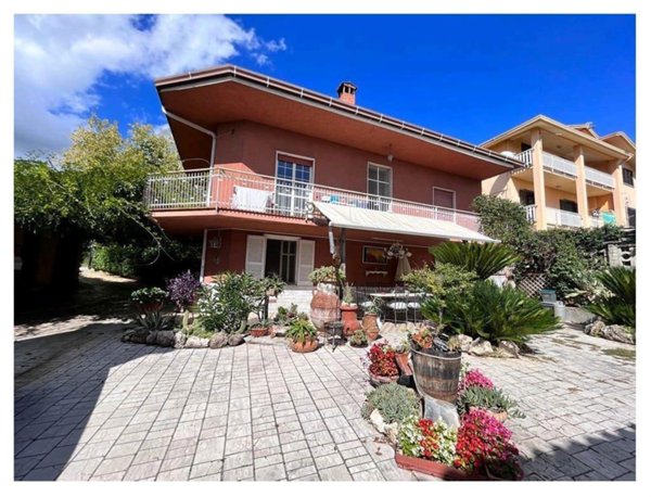 casa indipendente in vendita ad Arce