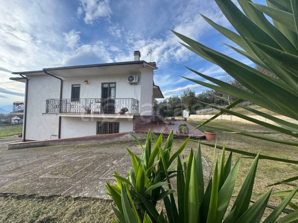 casa indipendente in vendita ad Arce