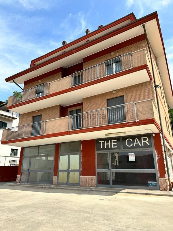 locale commerciale in vendita ad Arce