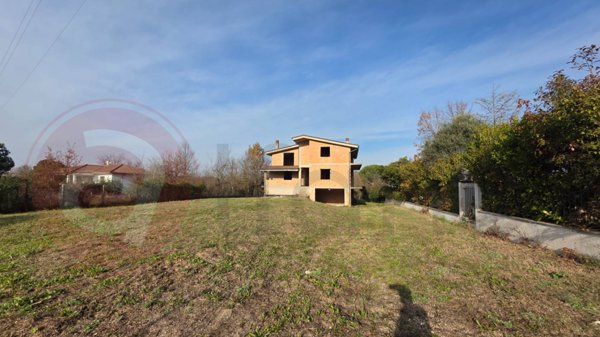 casa indipendente in vendita ad Arce