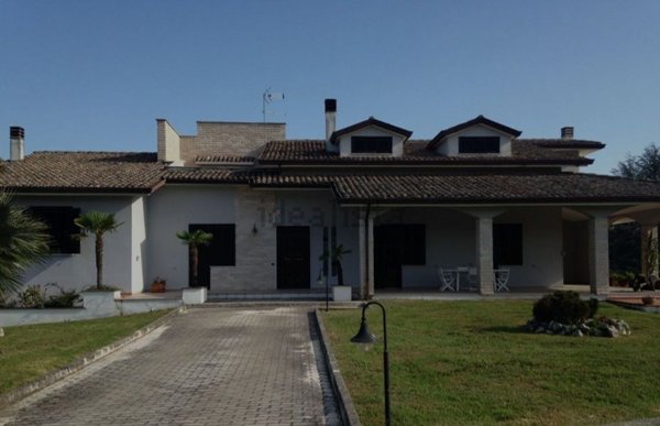 casa indipendente in vendita ad Arce
