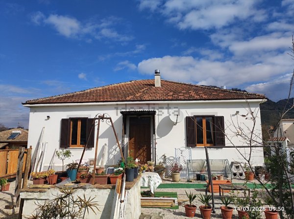 casa indipendente in vendita ad Arce