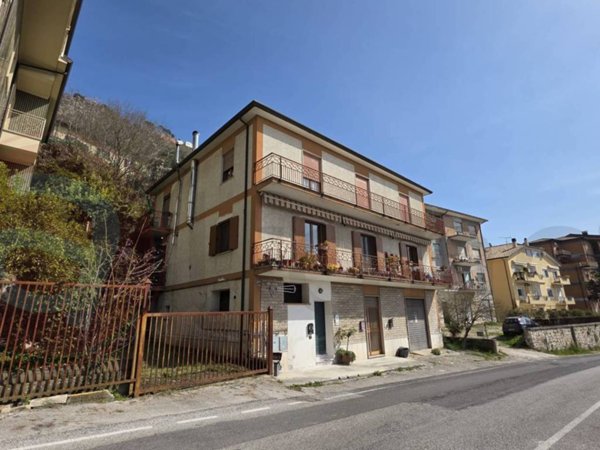 casa indipendente in vendita ad Arce