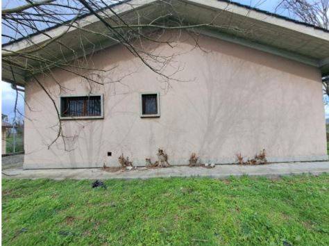 locale commerciale in vendita ad Arce in zona Isoletta