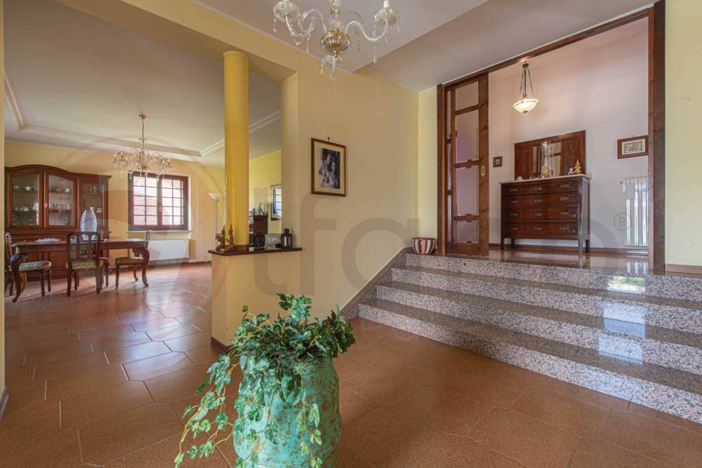 casa indipendente in vendita ad Arce in zona Portone