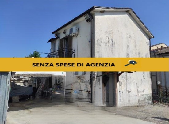 appartamento in vendita ad Arce in zona Isoletta