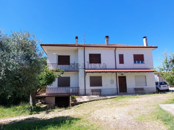 negozio in vendita ad Arce