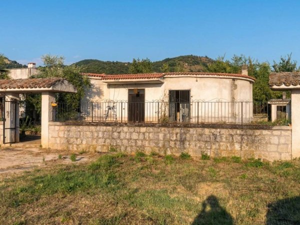 casa indipendente in vendita ad Arce