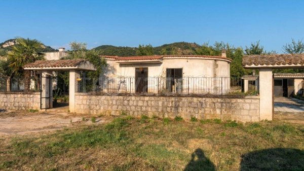 casa indipendente in vendita ad Arce