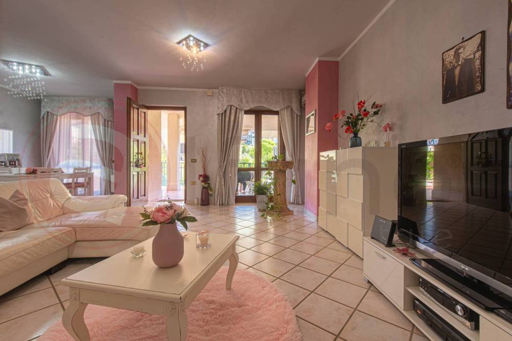 casa indipendente in vendita ad Arce in zona Stazione di Arce
