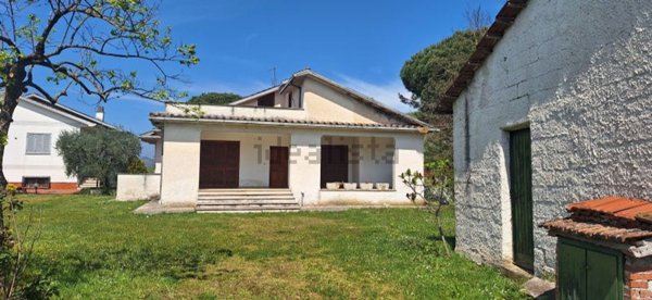 casa indipendente in vendita ad Arce