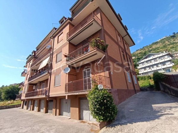 appartamento in vendita ad Arce in zona Collenoci