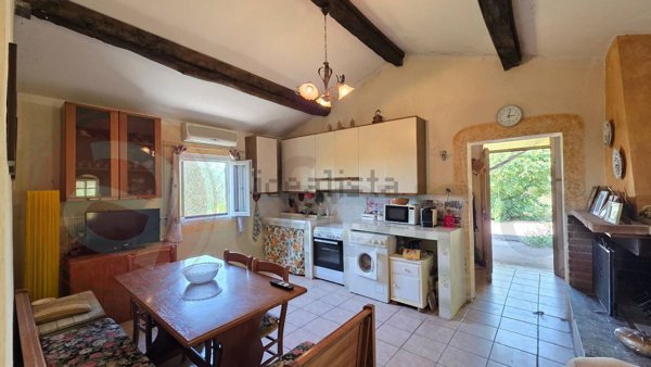 casa indipendente in vendita ad Arce in zona Collealto