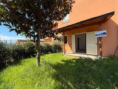 appartamento in vendita ad Arce in zona Collenoci