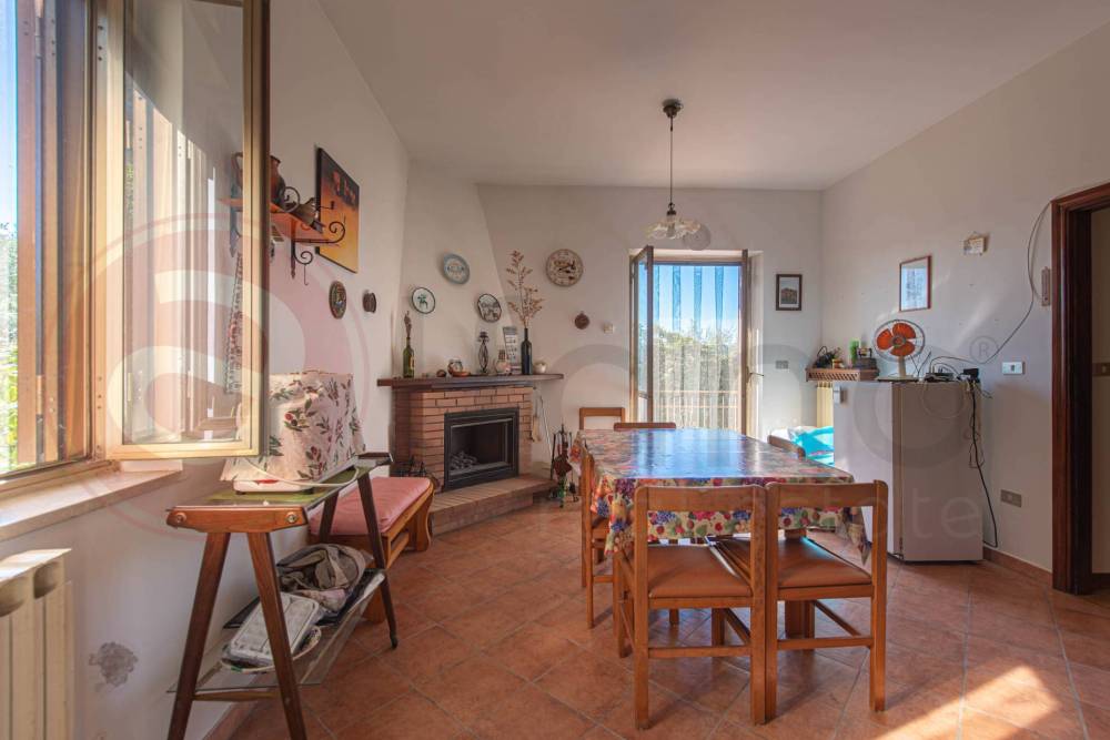 casa indipendente in vendita ad Arce in zona Collealto
