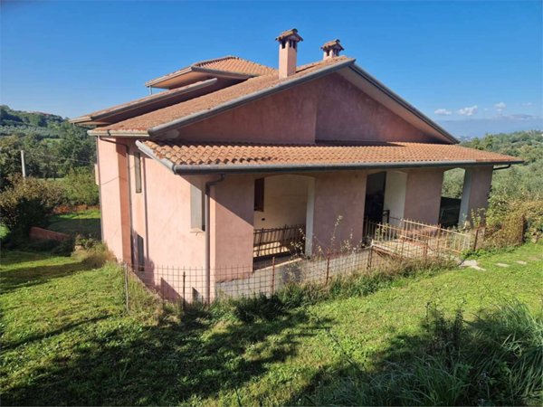 casa indipendente in vendita ad Arnara