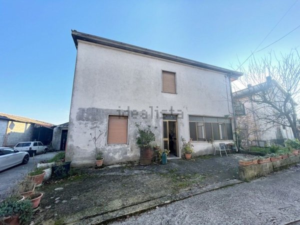 casa indipendente in vendita ad Arnara