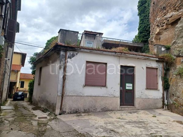 casa indipendente in vendita ad Arnara