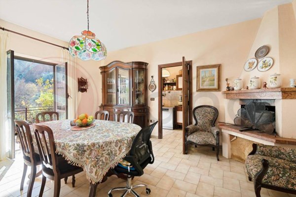 casa indipendente in vendita ad Arnara