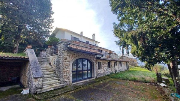 casa indipendente in vendita ad Arnara