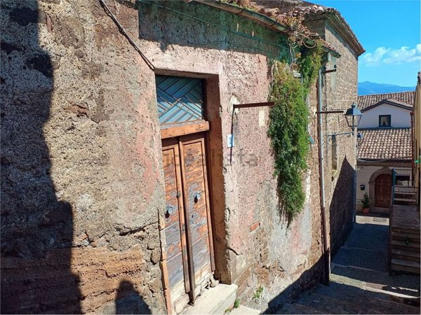 casa indipendente in vendita ad Arnara