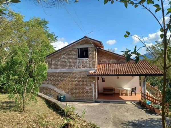 casa indipendente in vendita ad Arnara