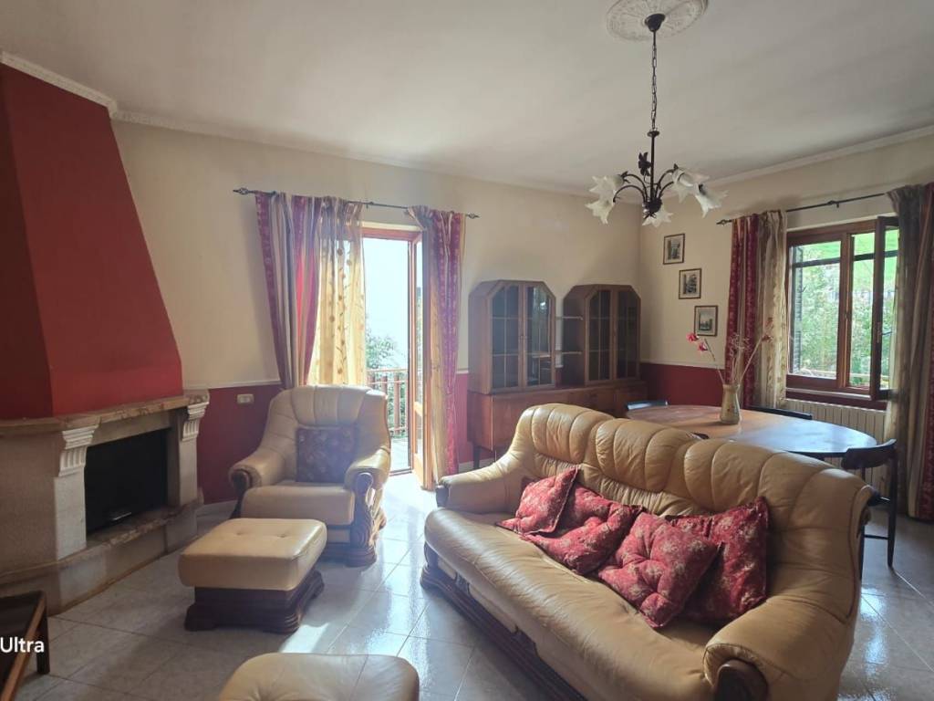 casa indipendente in vendita ad Arnara