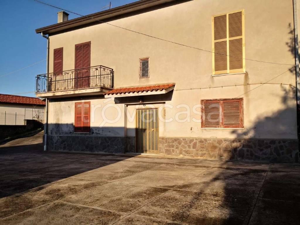 casa indipendente in vendita ad Arnara