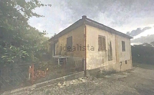 quadrivano in vendita ad Arnara