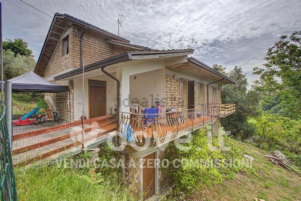 casa indipendente in vendita ad Arnara