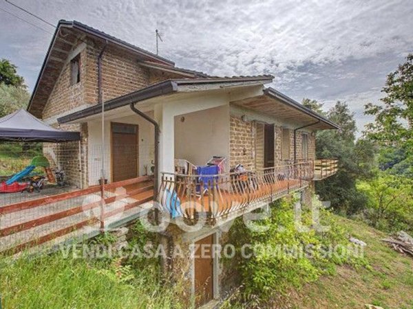 casa indipendente in vendita ad Arnara