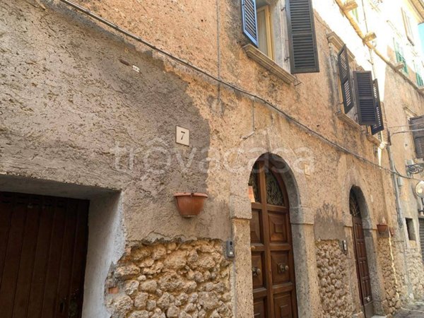 casa indipendente in vendita ad Arpino