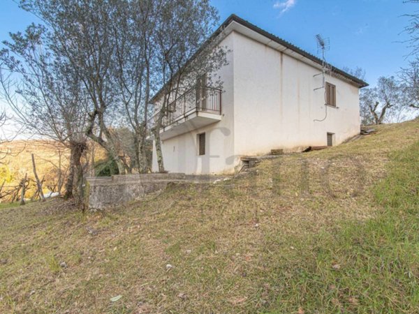 casa indipendente in vendita ad Arpino