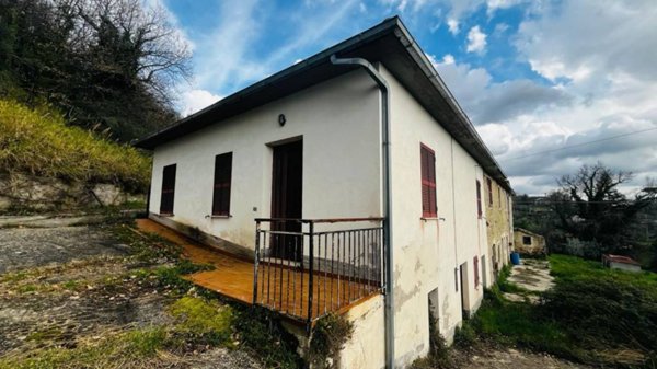 casa indipendente in vendita ad Arpino