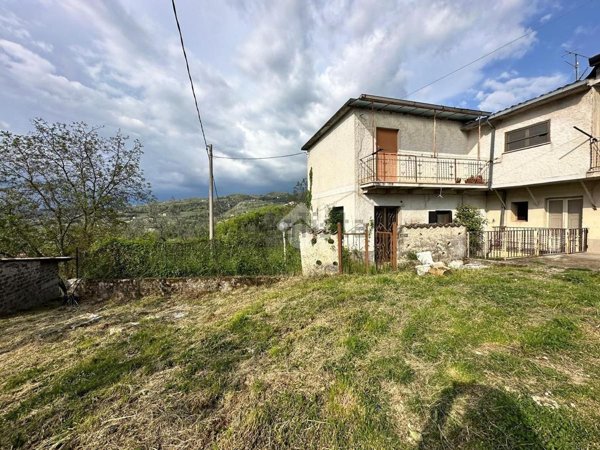 casa indipendente in vendita ad Arpino