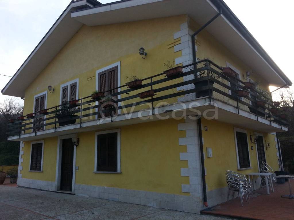casa indipendente in vendita ad Arpino