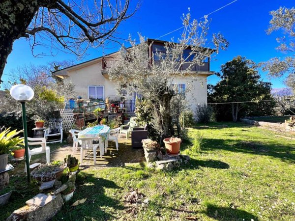 casa indipendente in vendita ad Arpino