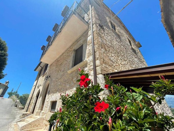 casa indipendente in vendita ad Arpino