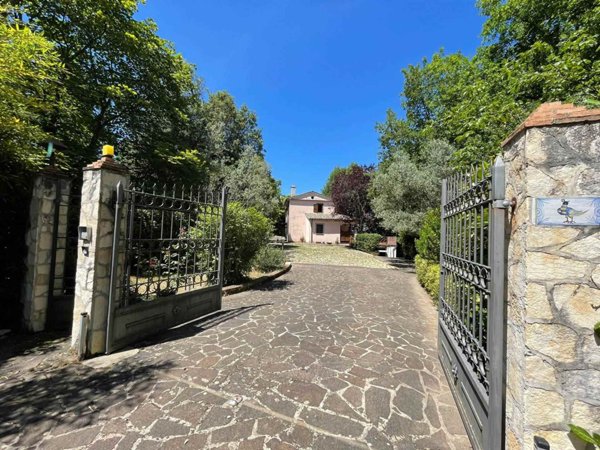 casa indipendente in vendita ad Arpino