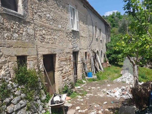 casa indipendente in vendita ad Arpino