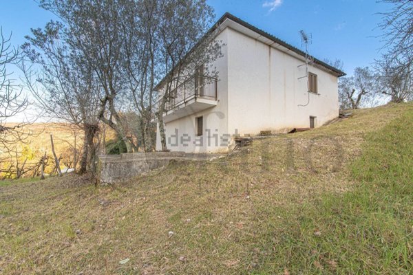 casa indipendente in vendita ad Arpino