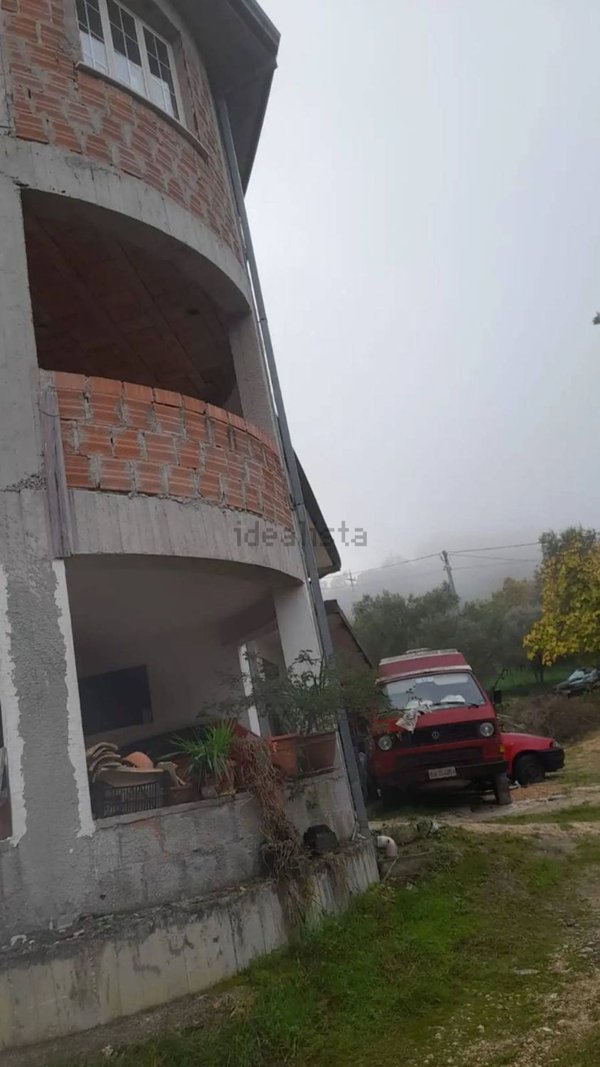 casa indipendente in vendita ad Arpino
