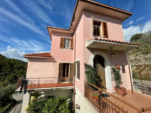 casa indipendente in vendita ad Arpino