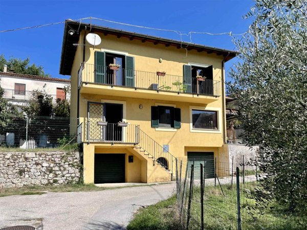 casa indipendente in vendita ad Arpino