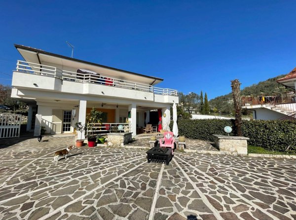 casa indipendente in vendita ad Arpino