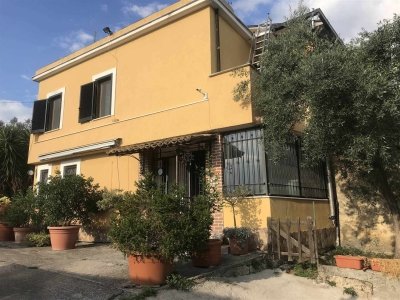 casa indipendente in vendita ad Arpino