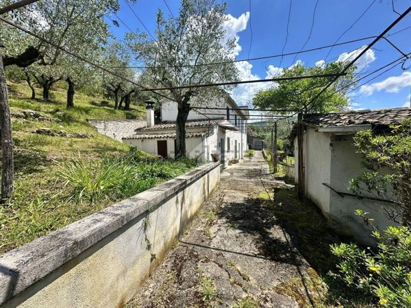 casa indipendente in vendita ad Arpino