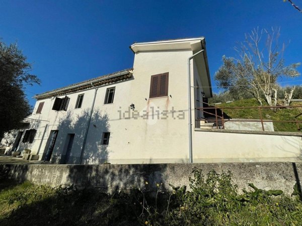 casa indipendente in vendita ad Arpino