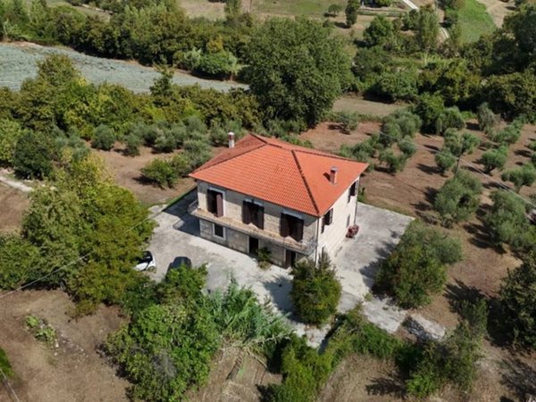 casa indipendente in vendita ad Arpino